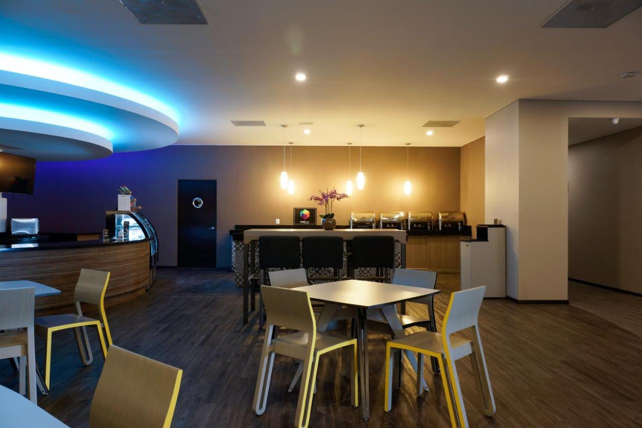 Hotel Glow Point - Mulza León Eksteriør bilde