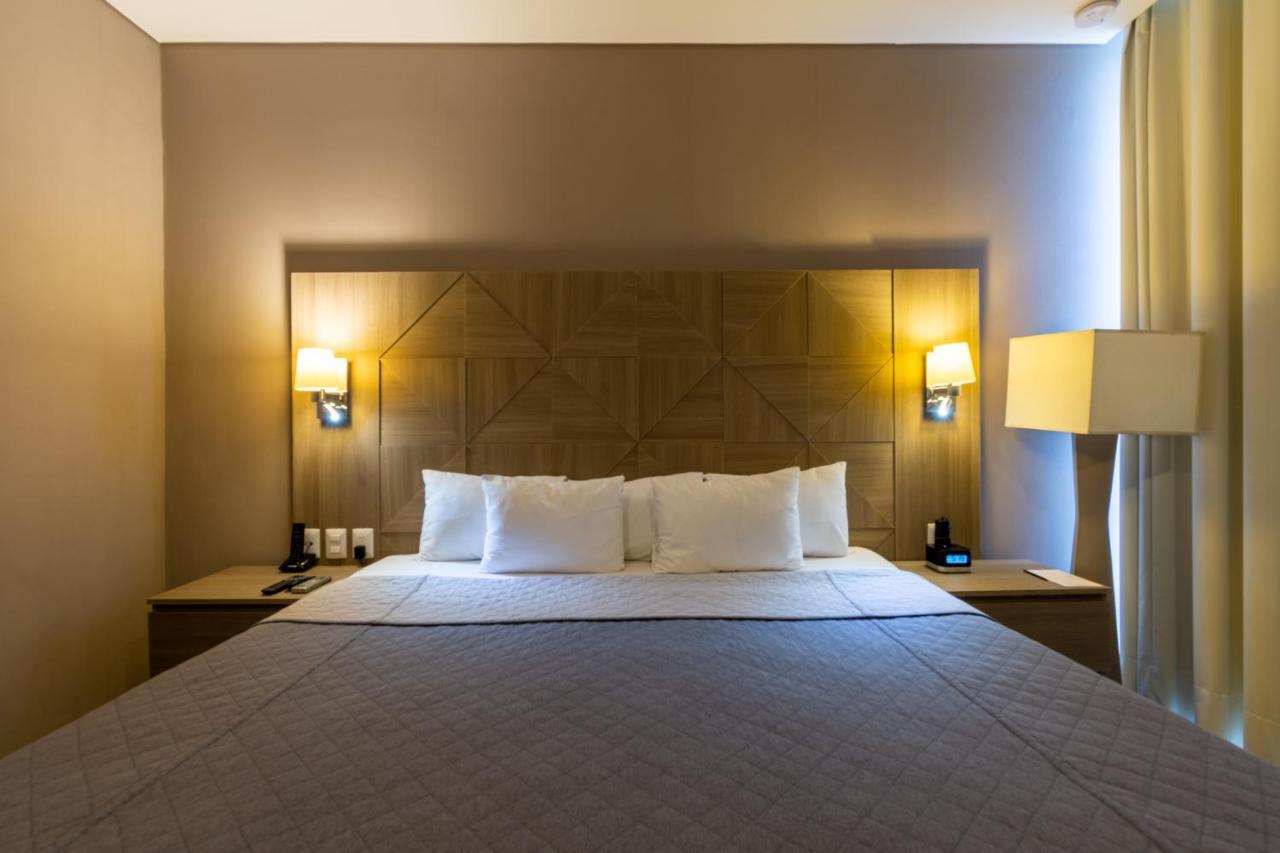 Hotel Glow Point - Mulza León Eksteriør bilde